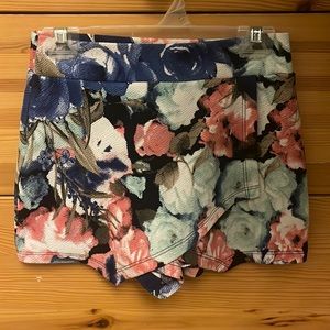 Soprano - floral skort